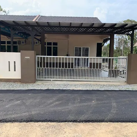 Homestay Jeli - Cattleya Inn Muslim Exterior photo
